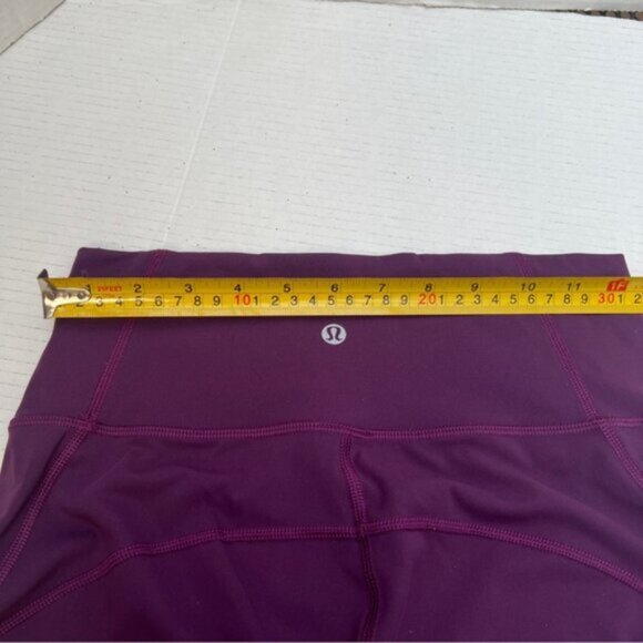 Lululemon  * HOT LIKE AGNI  Tight leggings Mesh EUC  Darkest Magenta Purple  8 - Picture 9 of 14